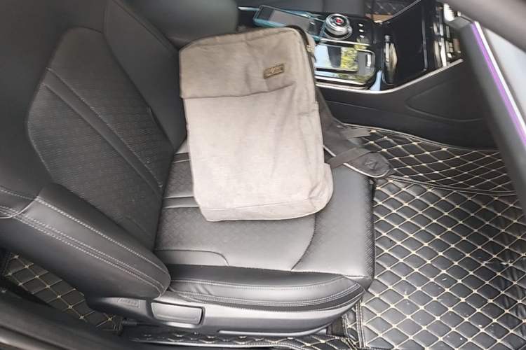 Used Kia K5 2021 270T CVVD Refreshed Edition Right Front Seat