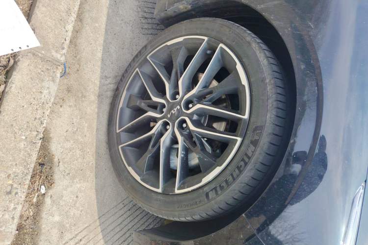 Used Kia K5 2021 380T GT-Line Flagship Edition Right Front Wheel Hub