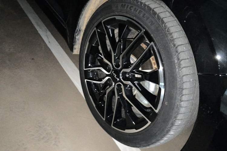 Used Kia K5 2021 380T GT-Line Flagship Edition Right Front Wheel Hub