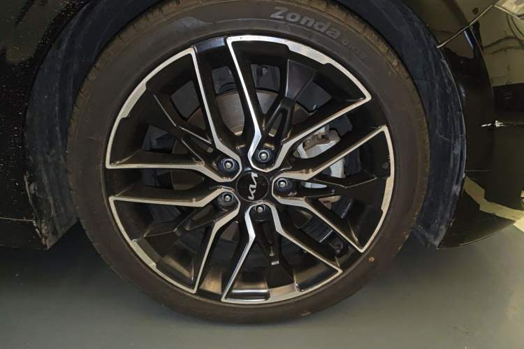 Used Kia K5 2021 380T GT-Line Flagship Edition Right Front Wheel Hub