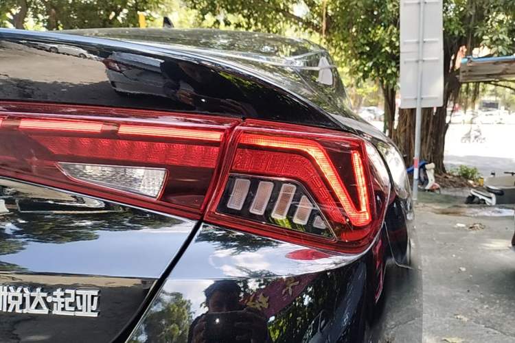 Used Kia K5 2021 270T CVVD Refreshed Edition Right Rear Taillight