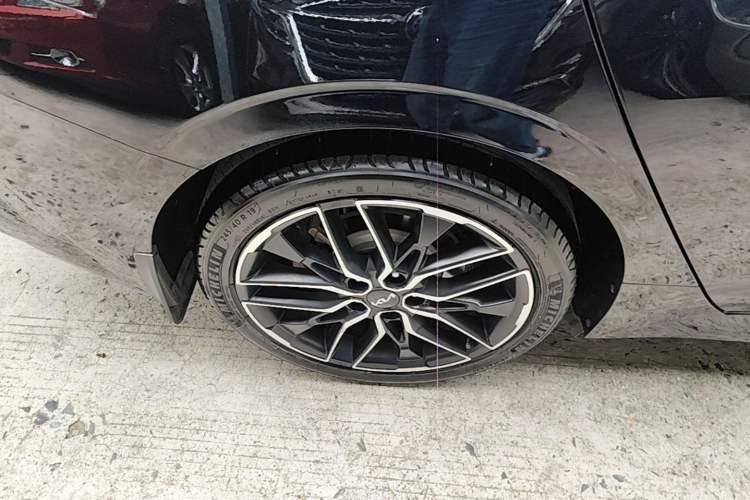 Used Kia K5 2021 380T GT-Line Flagship Edition Right Rear Wheel Hub