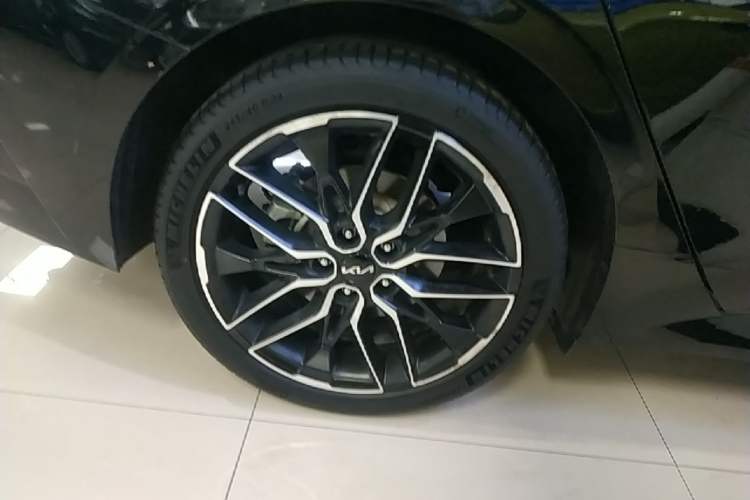 Used Kia K5 2021 380T GT-Line Refreshed Edition Right Rear Wheel Hub