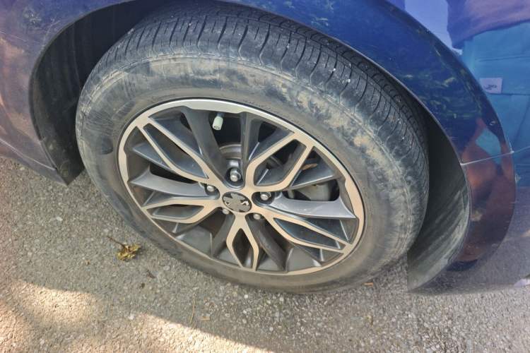 Used Kia K5 2021 270T CVVD Fashion Edition Right Front Wheel Hub