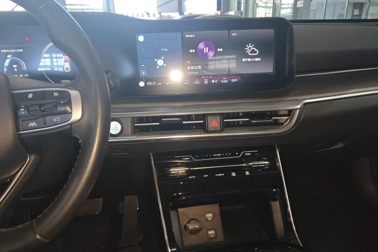 Used Kia K5 2021 380T GT-Line Refreshed Edition Audio And AC Panel