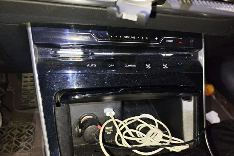 Used Kia K5 2021 380T GT-Line Flagship Edition Audio And AC Panel