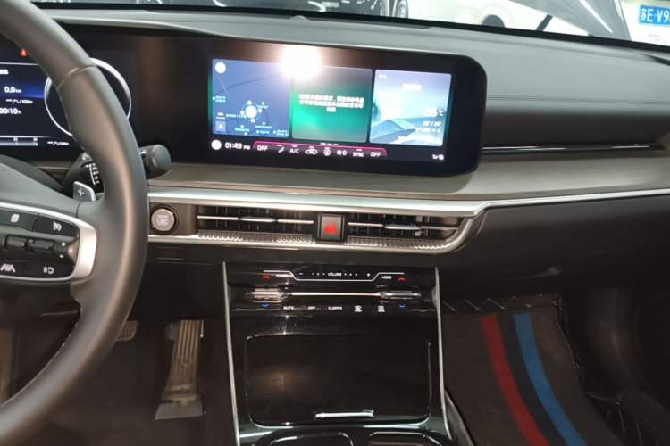 Used Kia K5 2021 380T GT-Line Refreshed Edition Audio And AC Panel