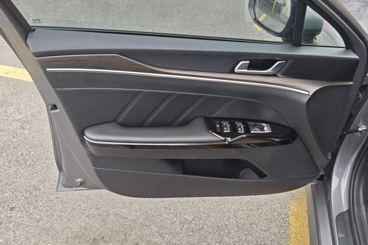 Used Kia K5 2021 380T GT-Line Refreshed Edition Interior 11