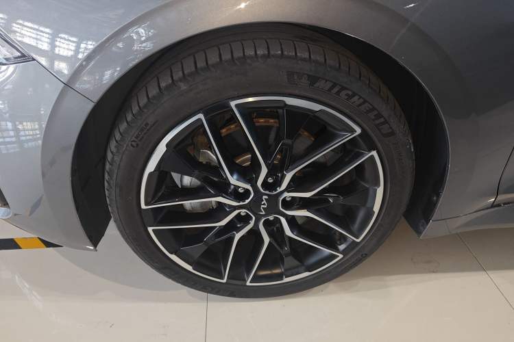Used Kia K5 2021 380T GT-Line Refreshed Edition Left Front Wheel Hub
