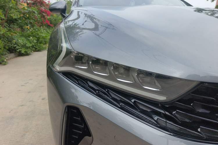 Used Kia K5 2021 270T CVVD Refreshed Edition Right Front Headlight