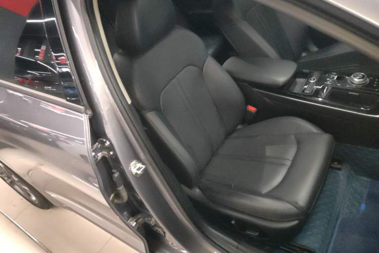 Used Kia K5 2021 380T GT-Line Refreshed Edition Right Front Seat