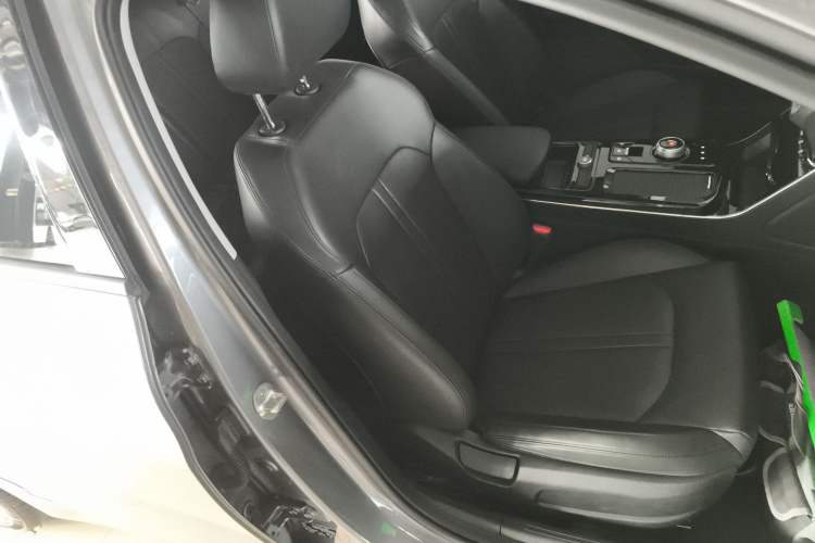 Used Kia K5 2021 270T CVVD Refreshed Edition Right Front Seat
