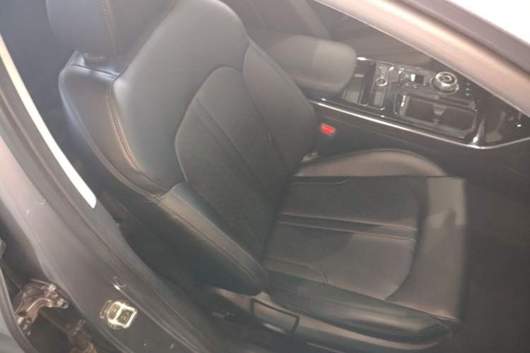Used Kia K5 2021 270T CVVD Refreshed Edition Right Front Seat