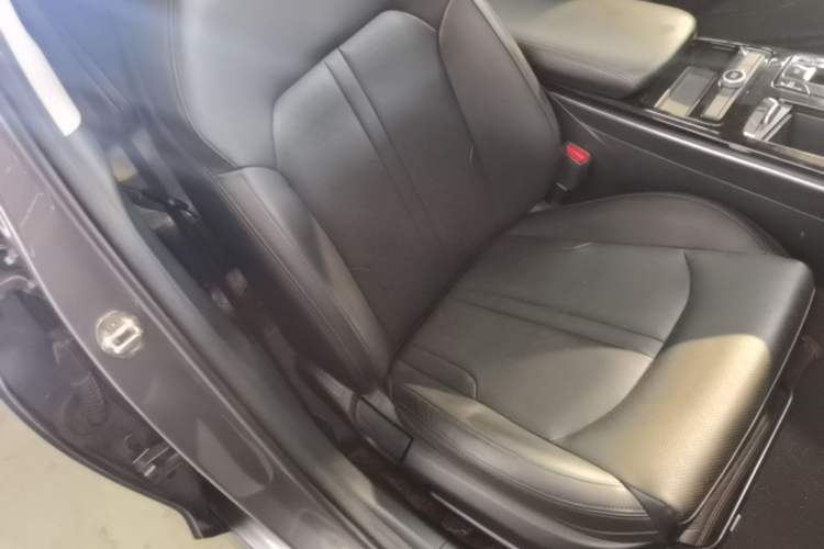Used Kia K5 2021 270T CVVD Refreshed Edition Right Front Seat