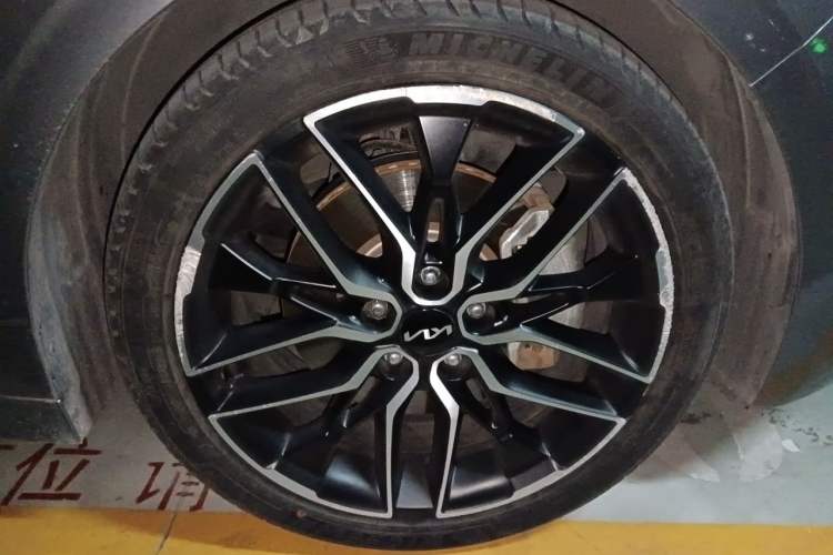 Used Kia K5 2021 380T GT-Line Flagship Edition Right Front Wheel Hub