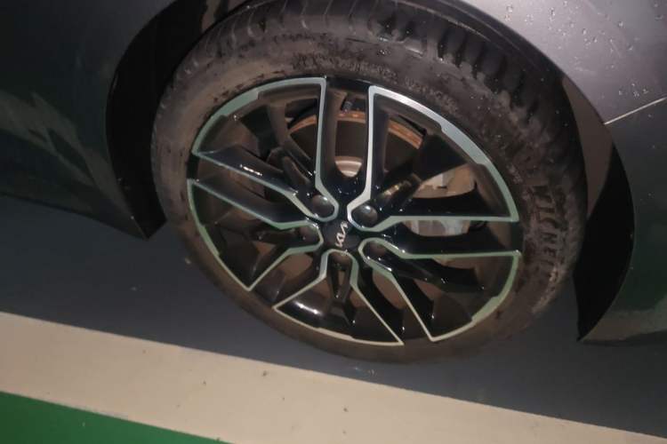 Used Kia K5 2021 380T GT-Line Refreshed Edition Right Front Wheel Hub
