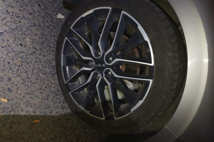 Used Kia K5 2021 380T GT-Line Flagship Edition Right Front Wheel Hub