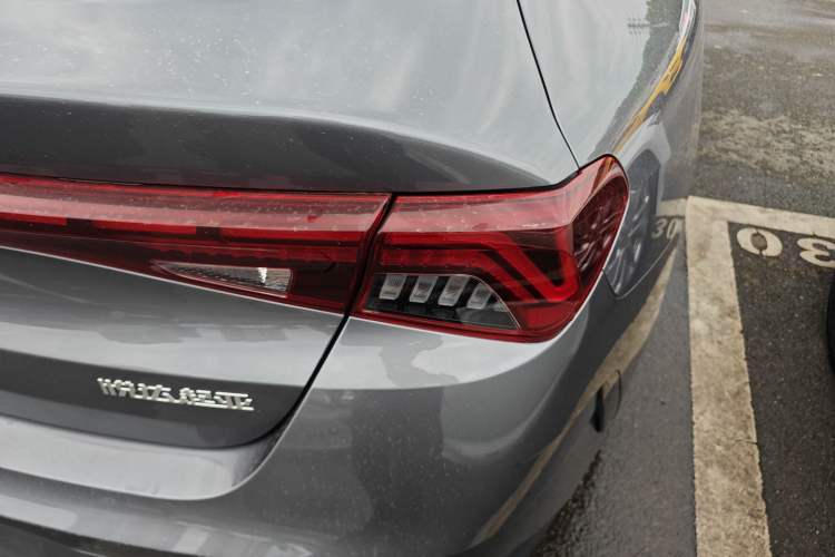 Used Kia K5 2021 270T CVVD Refreshed Edition Right Rear Taillight