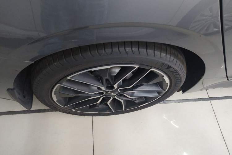 Used Kia K5 2021 380T GT-Line Refreshed Edition Right Rear Wheel Hub