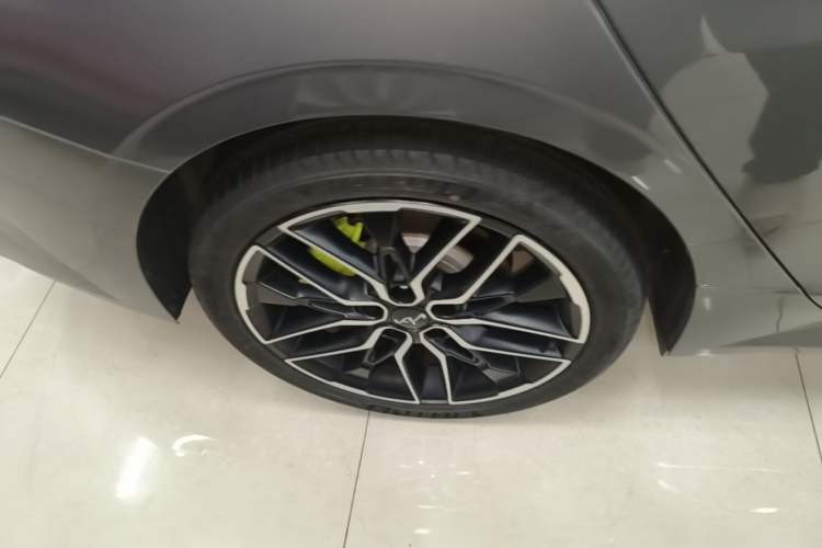 Used Kia K5 2021 380T GT-Line Refreshed Edition Right Rear Wheel Hub