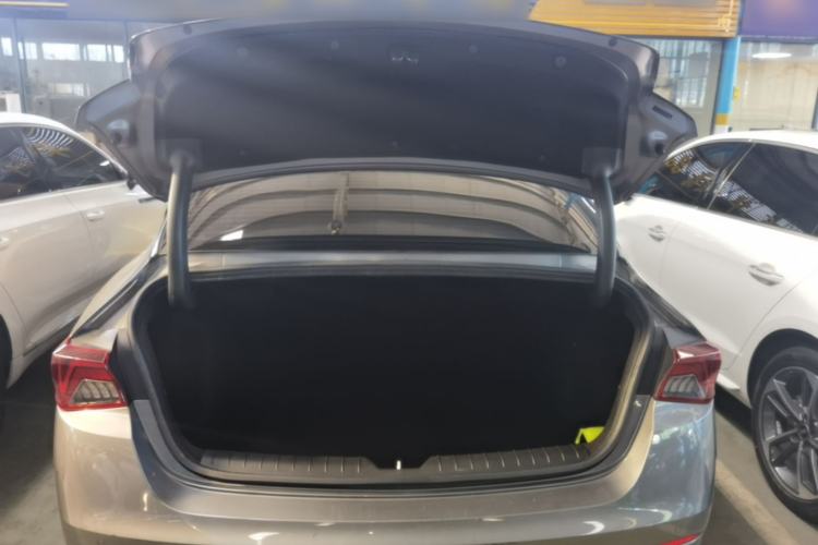 Used Kia K5 2021 270T CVVD Refreshed Edition Trunk
