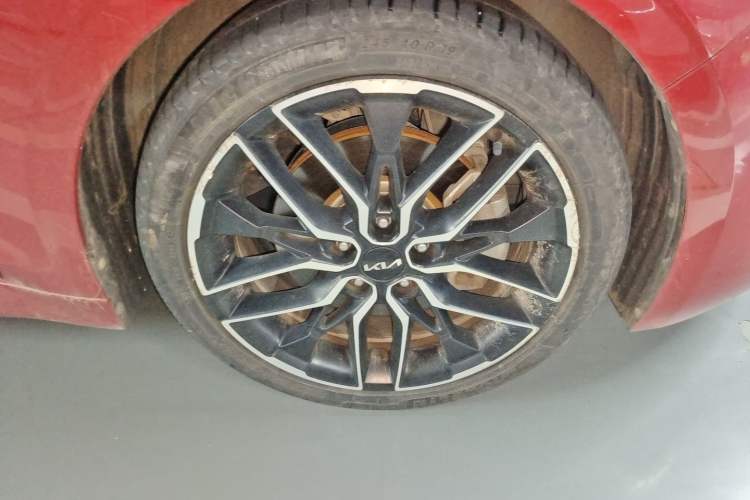 Used Kia K5 2021 380T GT-Line Flagship Edition Right Front Wheel Hub