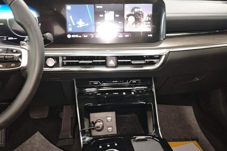 Used Kia K5 2021 270T CVVD Refreshed Edition Audio And AC Panel