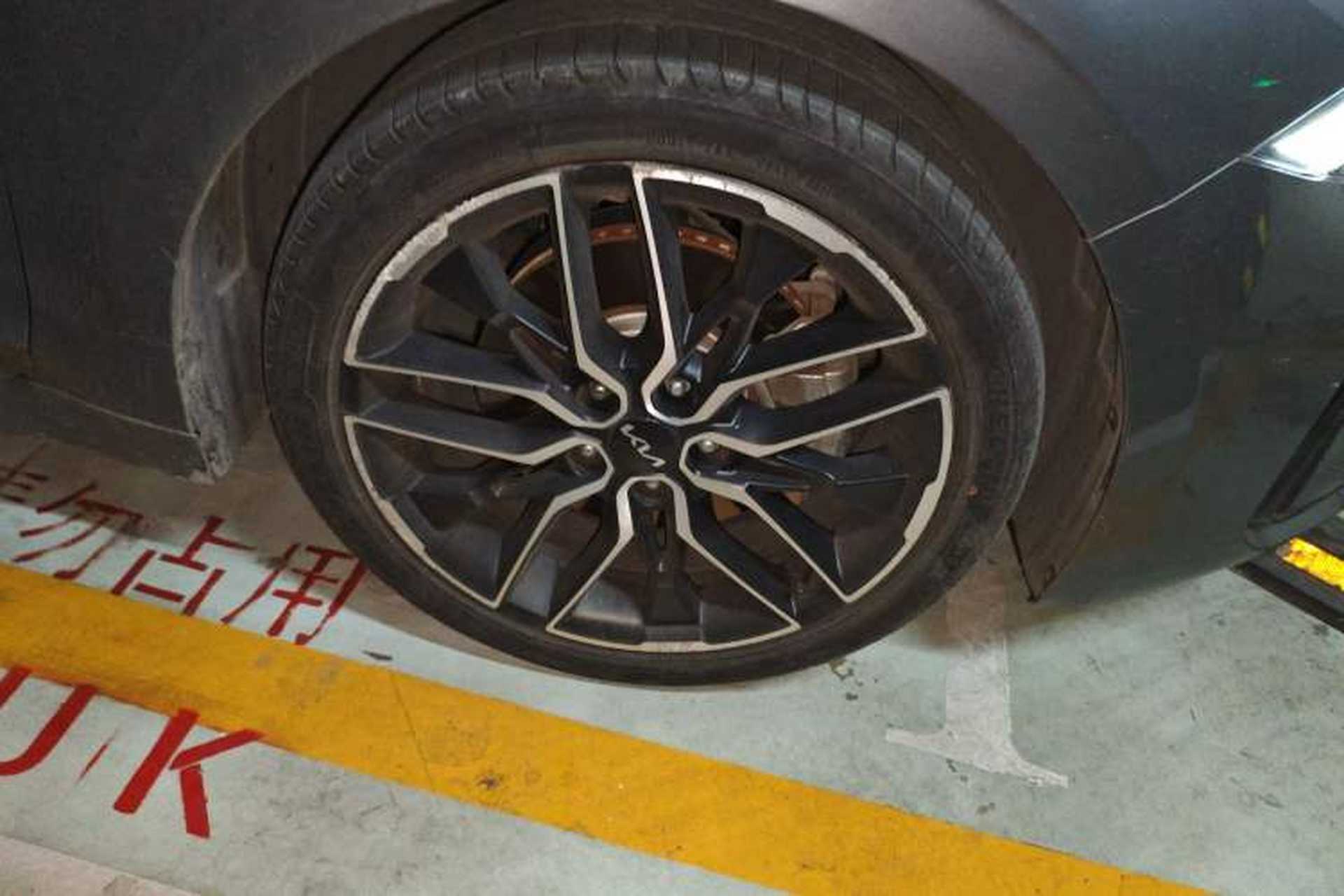 Used Kia K5 2021 380T GT-Line Flagship Edition Right Front Wheel Hub