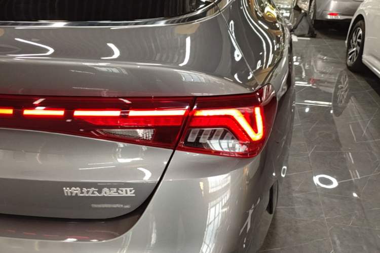 Used Kia K5 2021 270T CVVD Refreshed Edition Right Rear Taillight