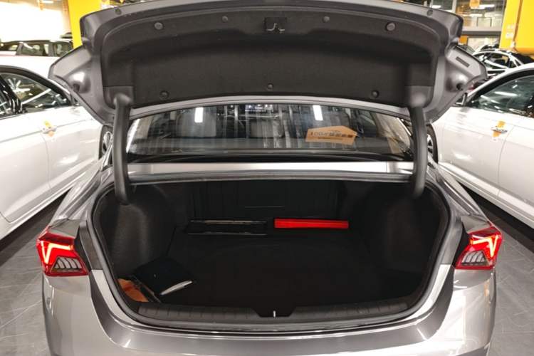 Used Kia K5 2021 270T CVVD Refreshed Edition Trunk