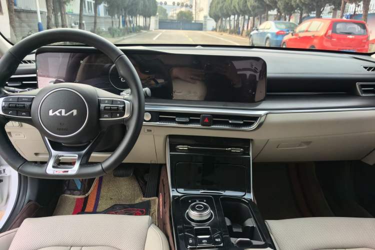 Used Kia K5 2021 380T GT-Line Flagship Edition Audio And AC Panel
