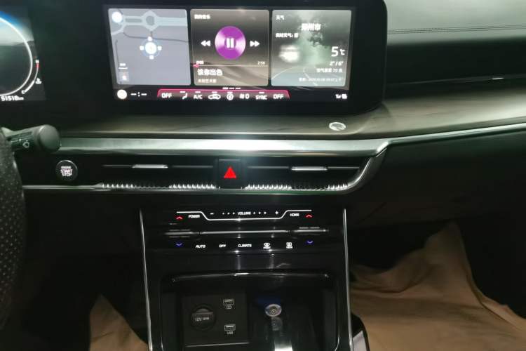 Used Kia K5 2021 270T CVVD Refreshed Edition Audio And AC Panel