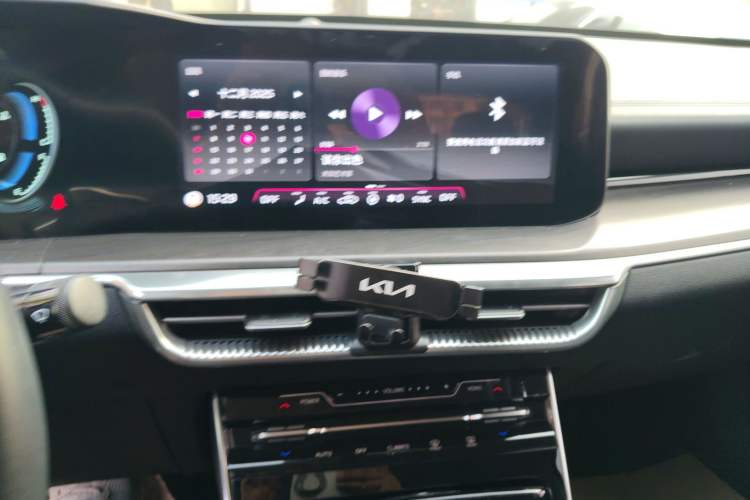 Used Kia K5 2021 270T CVVD Fashion Edition Audio And AC Panel