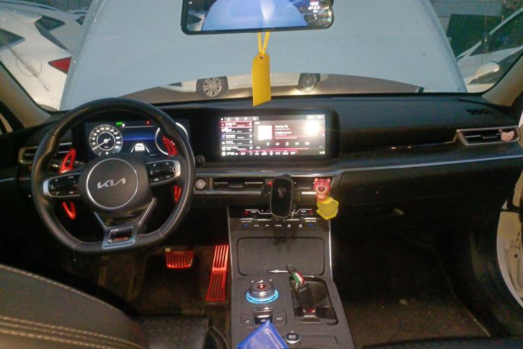 Used Kia K5 2021 270T CVVD Refreshed Edition Center Console