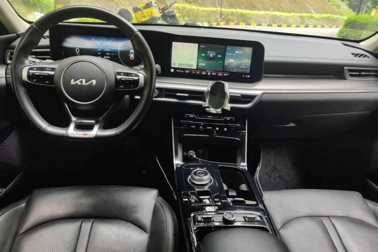 Used Kia K5 2021 380T GT-Line Refreshed Edition Center Console