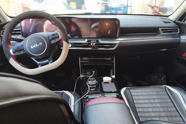 Used Kia K5 2021 270T CVVD Refreshed Edition Center Console