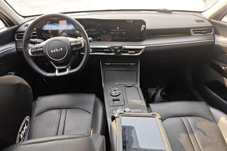 Used Kia K5 2021 270T CVVD Refreshed Edition Center Console