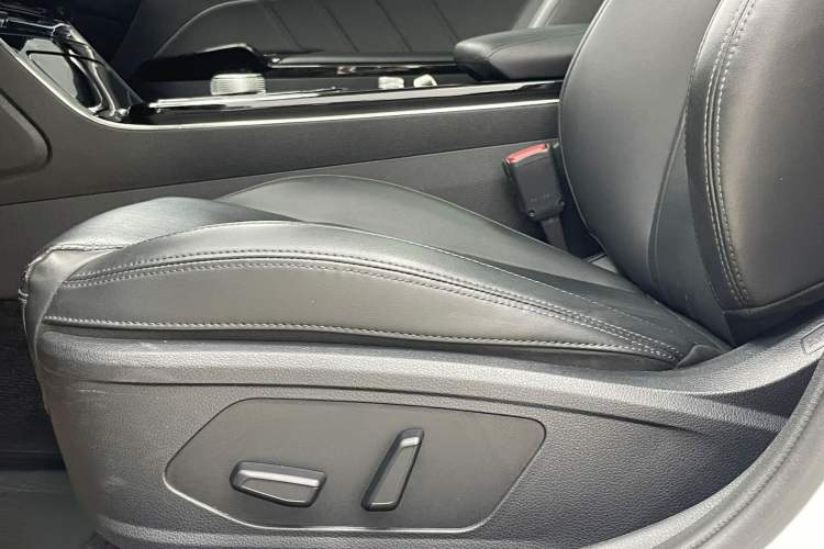 Used Kia K5 2021 270T CVVD Refreshed Edition Interior 6