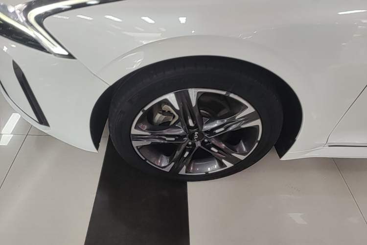 Used Kia K5 2021 270T CVVD Refreshed Edition Left Front Wheel Hub