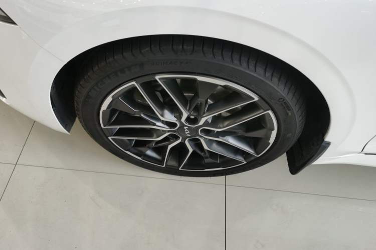 Used Kia K5 2021 380T GT-Line Refreshed Edition Left Front Wheel Hub