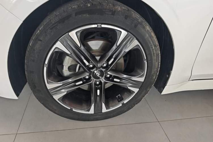 Used Kia K5 2021 270T CVVD Refreshed Edition Left Front Wheel Hub