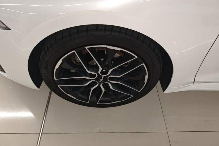 Used Kia K5 2021 380T GT-Line Refreshed Edition Left Front Wheel Hub