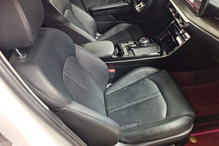 Used Kia K5 2021 380T GT-Line Refreshed Edition Right Front Seat