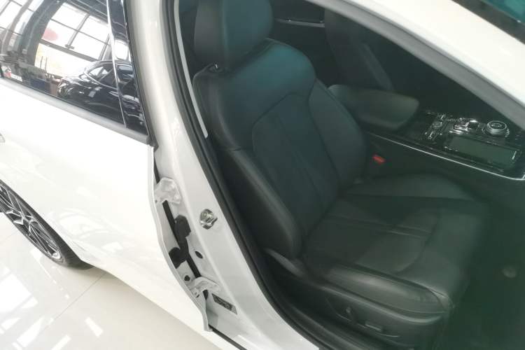 Used Kia K5 2021 380T GT-Line Refreshed Edition Right Front Seat