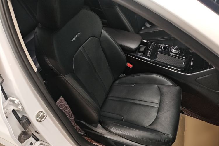 Used Kia K5 2021 380T GT-Line Refreshed Edition Right Front Seat
