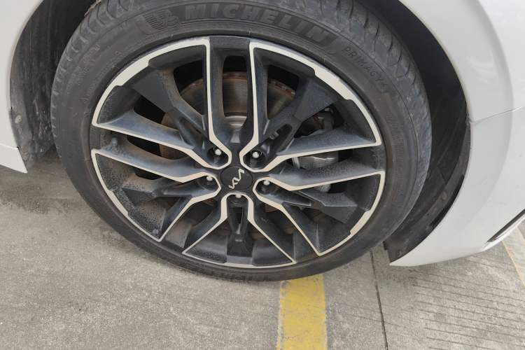 Used Kia K5 2021 380T GT-Line Flagship Edition Right Front Wheel Hub