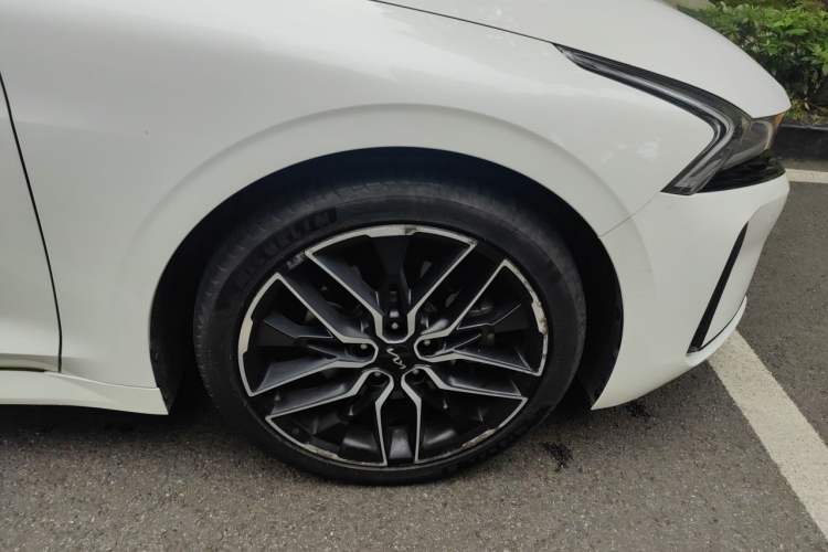 Used Kia K5 2021 380T GT-Line Refreshed Edition Right Front Wheel Hub
