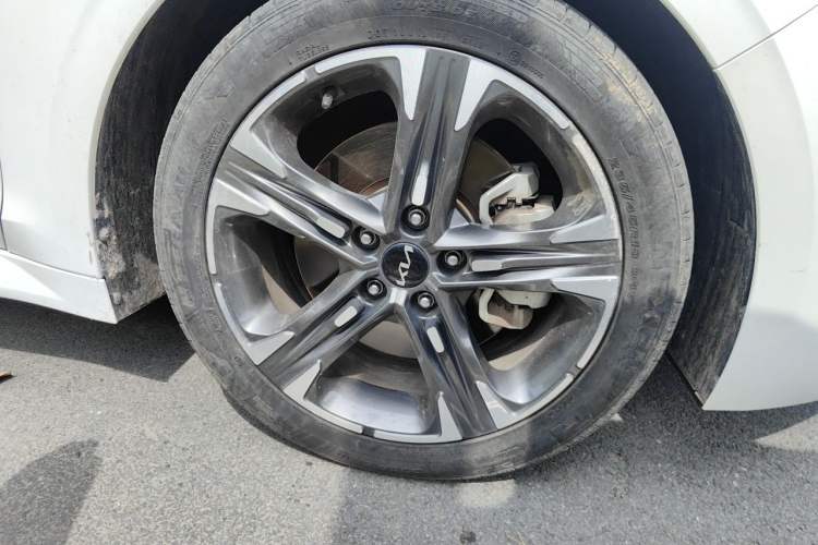 Used Kia K5 2021 380T GT-Line Refreshed Edition Right Front Wheel Hub