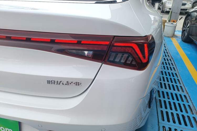 Used Kia K5 2021 270T CVVD Fashion Edition Right Rear Taillight