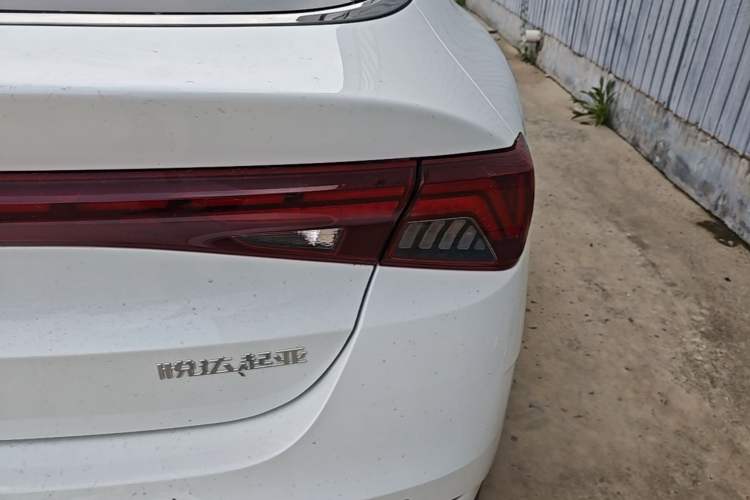 Used Kia K5 2021 270T CVVD Refreshed Edition Right Rear Taillight